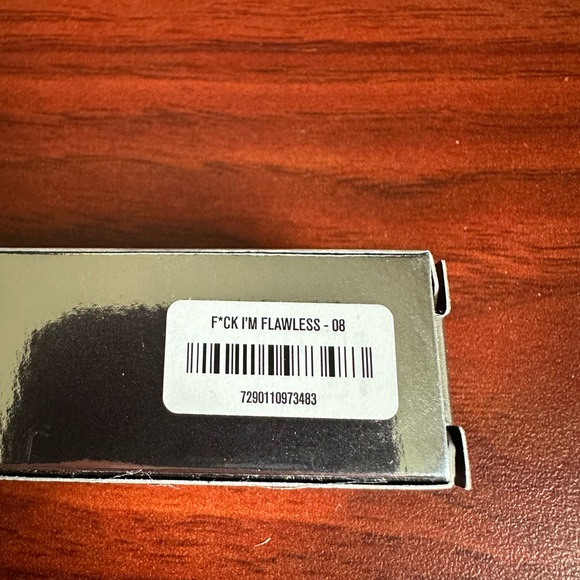 Concealer from IL MAKIAGE …NIB -Shade 08 - Picture 3 of 3